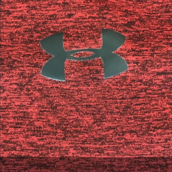 NWOT Under Armour Heat Gear Loose Hooded Running Henley T Shirt Dark Red Bla - Picture 5 of 7